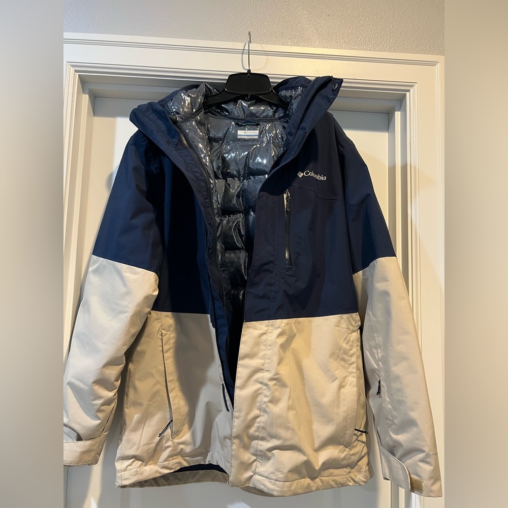 Columbia Men's Navy and Beige Ski Jacket